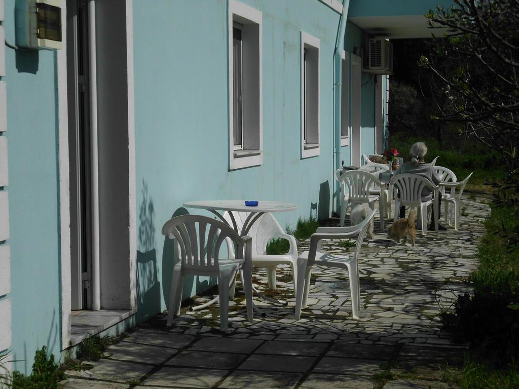 Tom'S House Apartamento Skriperon Exterior foto