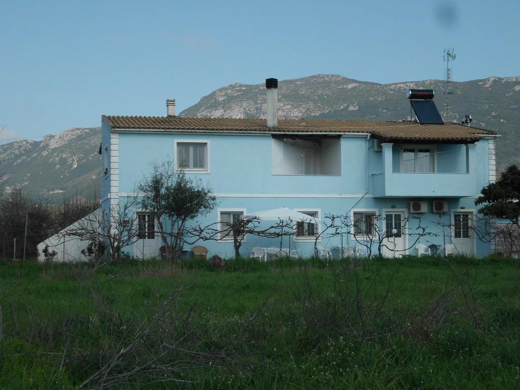 Tom'S House Apartamento Skriperon Exterior foto